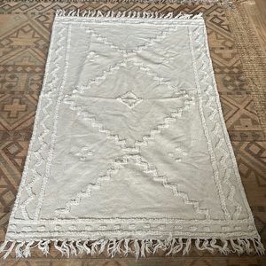 Urban Outfitters Rug 3x5